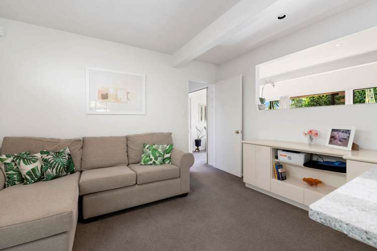 2/97 Beach Road Castor Bay_12