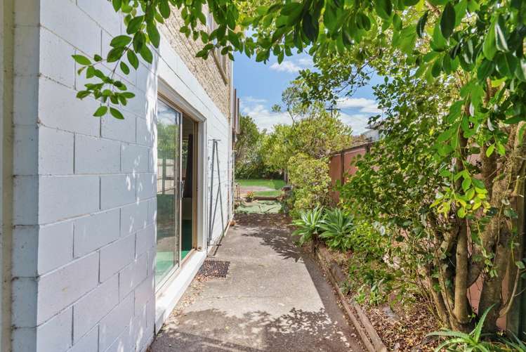 2/7 Ngaio Street Takapuna_25