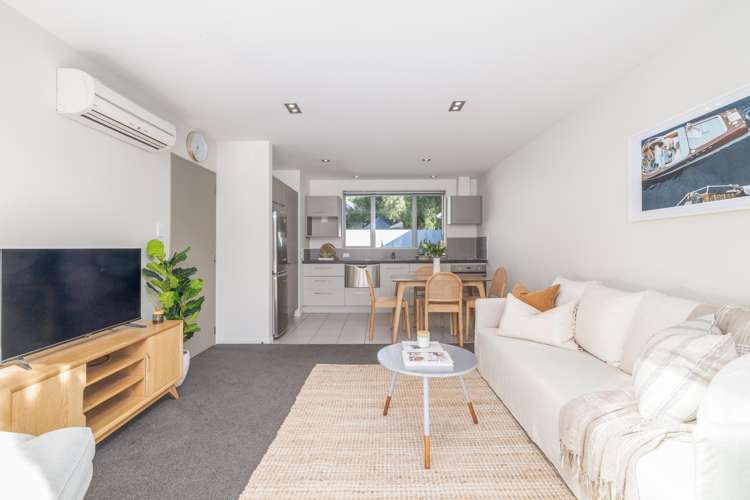 2/9 Marsden Street Heathcote Valley_8