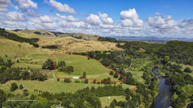 Blank Canvas in the Karangahake Gorge