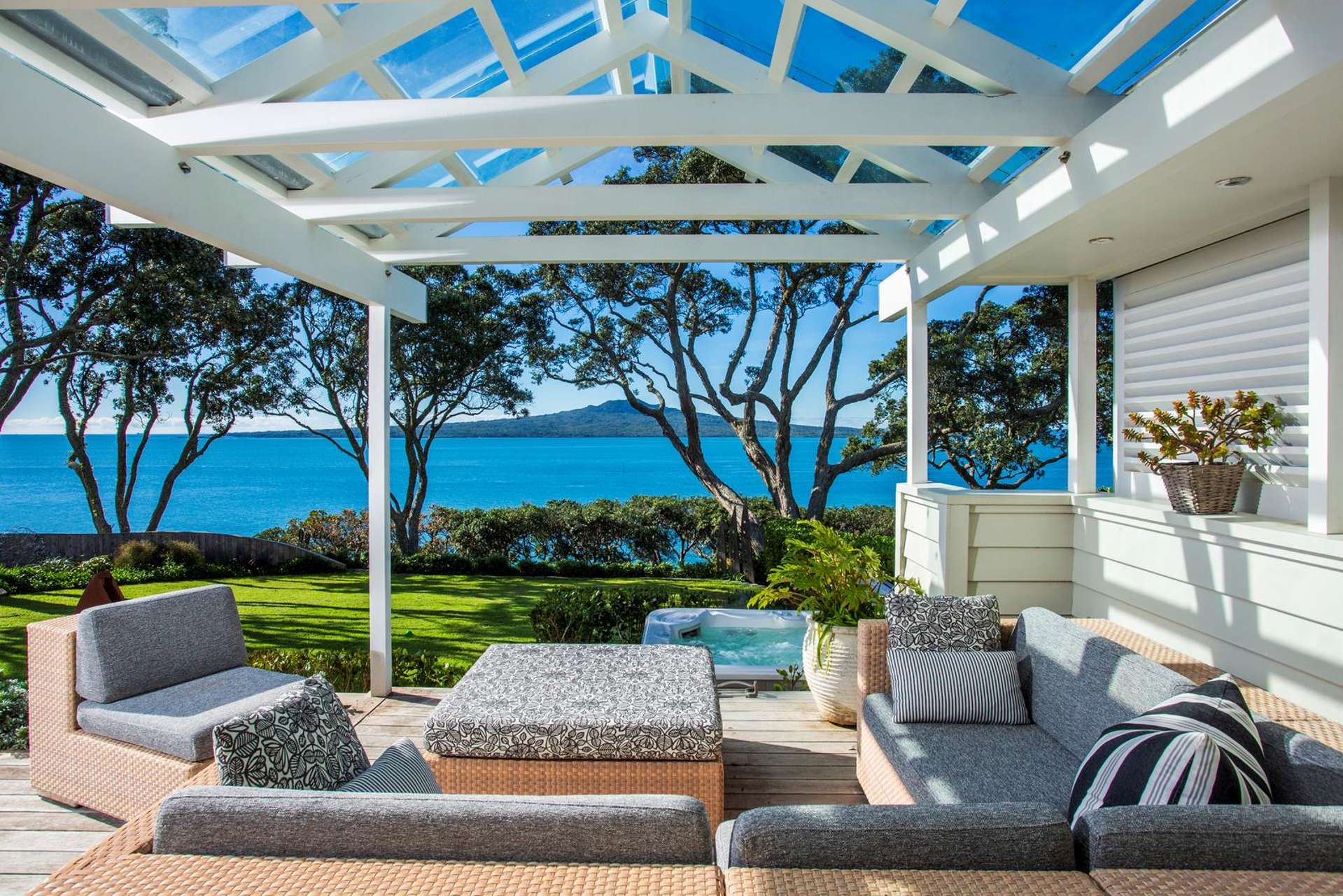 24 Hamana Street Narrow Neck_0