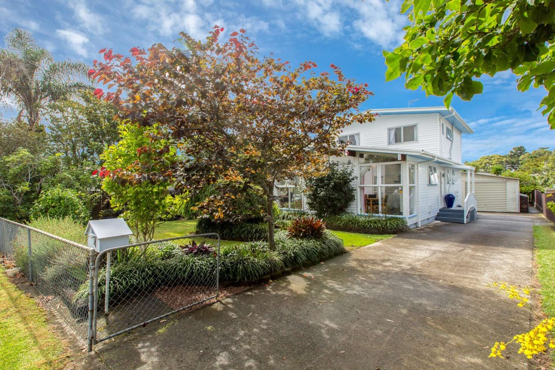 4 De Thiery Place Pakuranga Heights_0