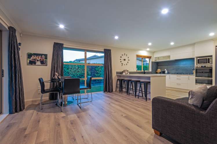 6 Orlando Way Kelvin Grove_17