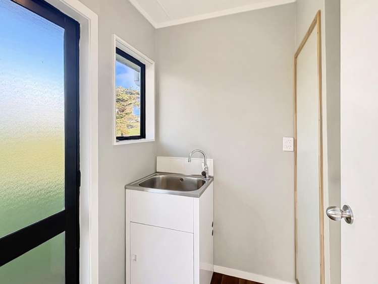 54 Moss Road 11184_10