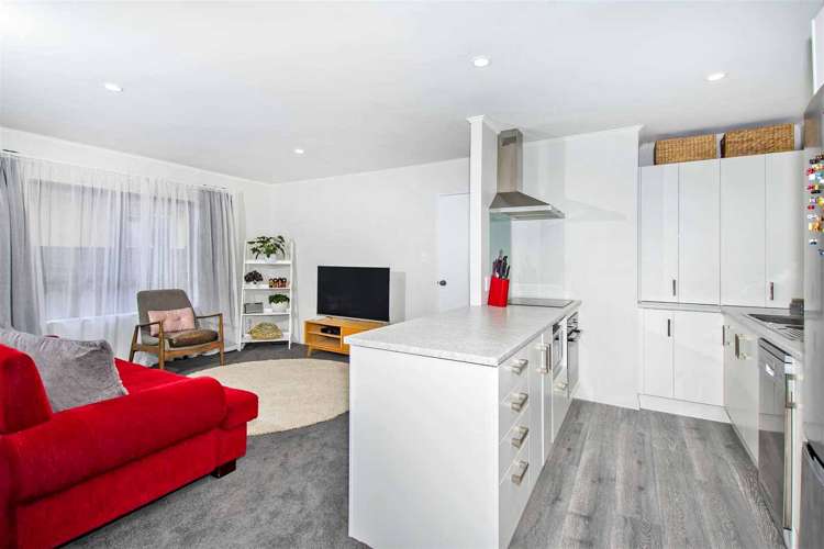 2/23 King Street Kensington_1