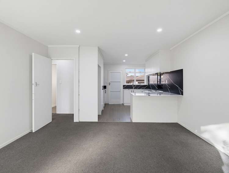 2/24a Vine Street Mangere East_11