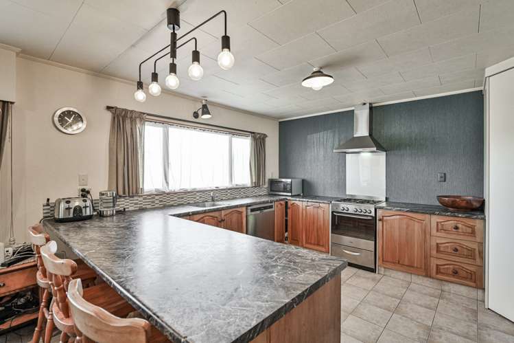 1422 Woodstock Avenue Mayfair_1