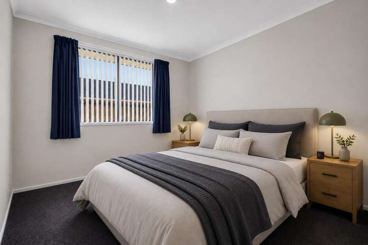 7 Kingroyal Lane Hamilton East_20