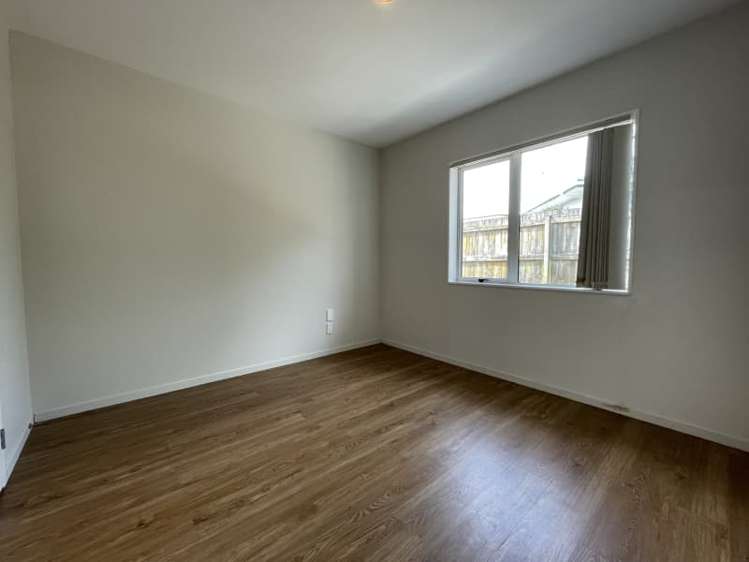 12 John Broad Place Flat Bush_5