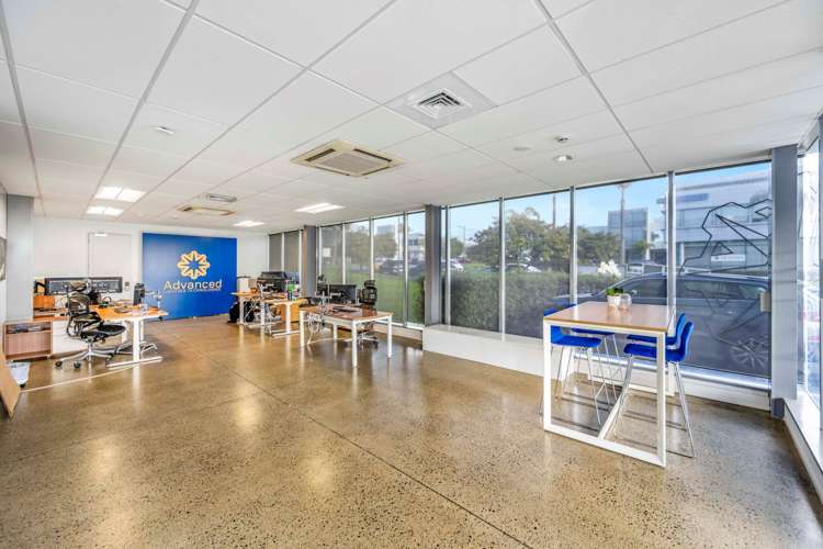 Unit 1/9 Orbit Drive Rosedale_7