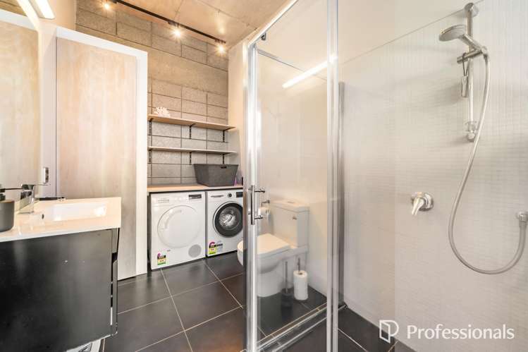 616B Marine Drive Days Bay, Eastbourne_13