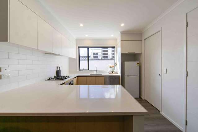 14/182 London Street Hamilton Central_1