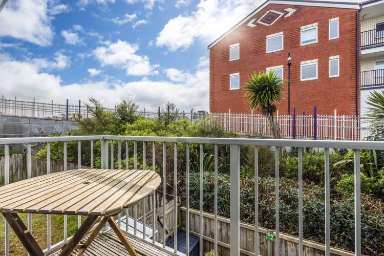 44/8 Soljak Place Mount Albert_24