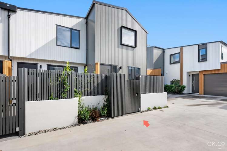 11/323 Riverside Drive Waterloo_11