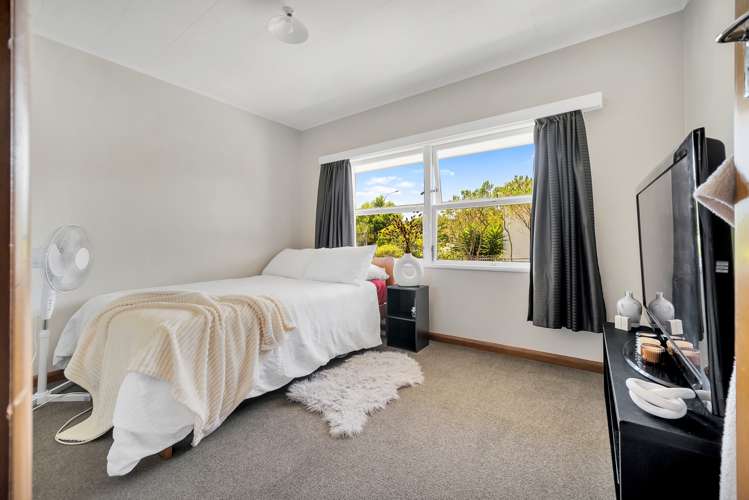 1/7 Tennyson Crescent Stoke_10