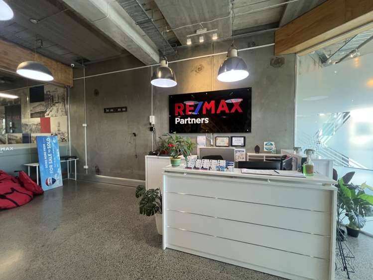 Unit 2/1 Bishop Dunn Place Flat Bush_5