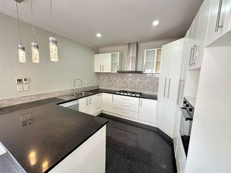 39 Terrasini Drive Flat Bush_6