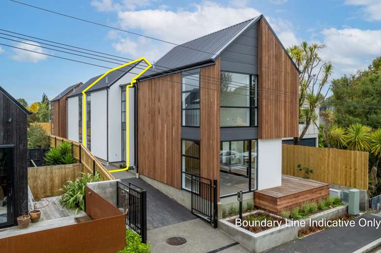 2/10 Hurley Street_0