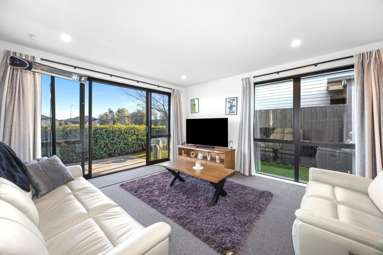 23 Royal Way_2