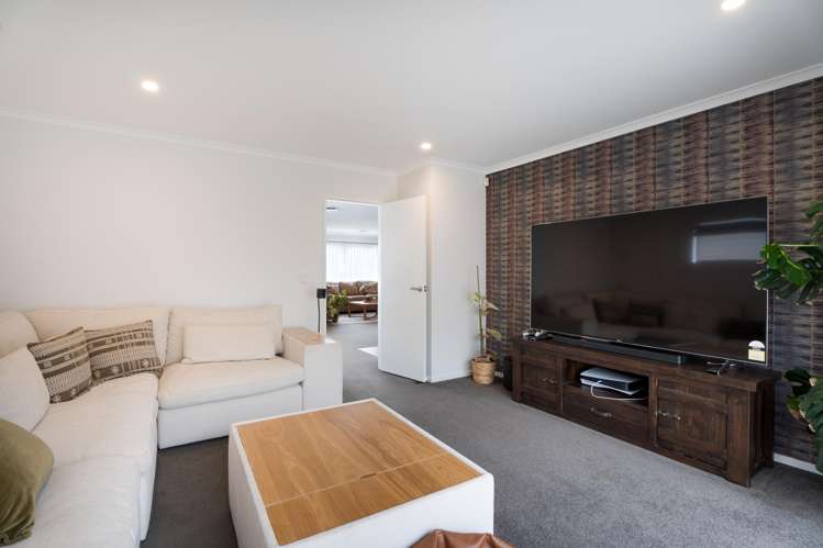 33 Melksham Drive Churton Park_12