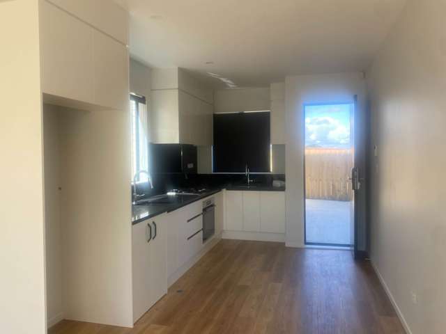 61 Commissariat Road Mt Wellington_1