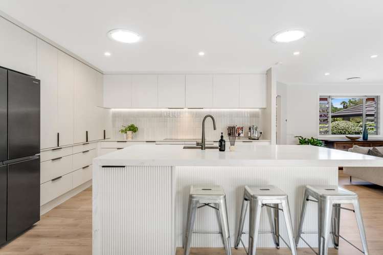 100 Beach Road Mellons Bay_12