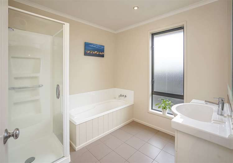 8 Ken Wadsworth Way Stoke_13