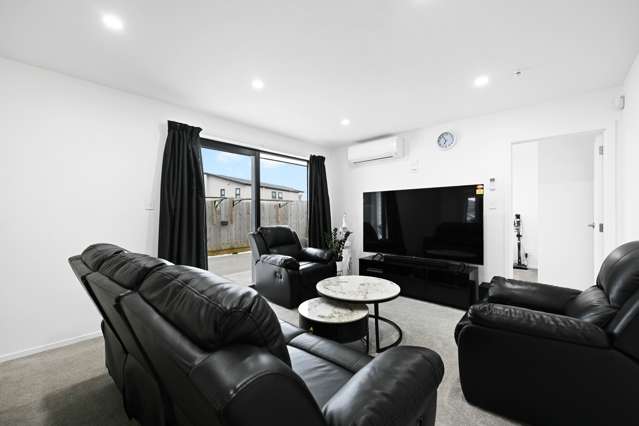 2/60 Cabourne Drive Glenview_1