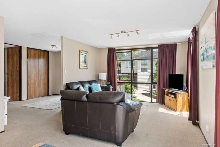2/668 Beach Road Browns Bay_6