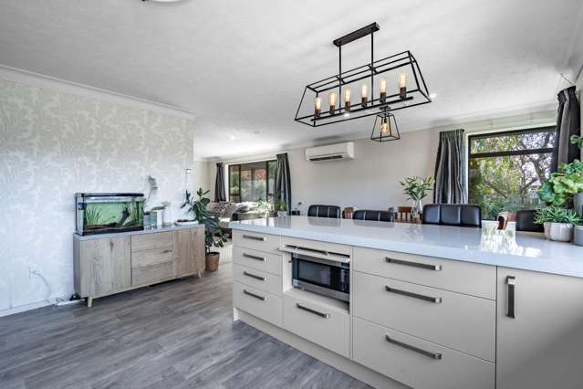 700 Queens Drive Waikiwi_4