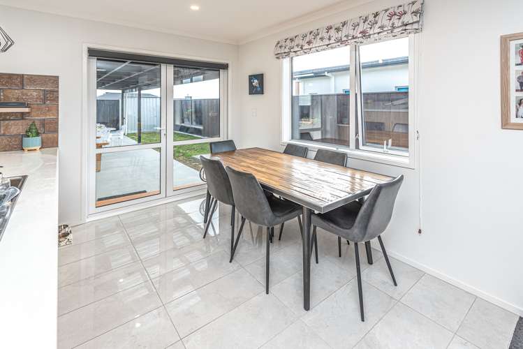 16 Magnolia Crescent Tawhero_8