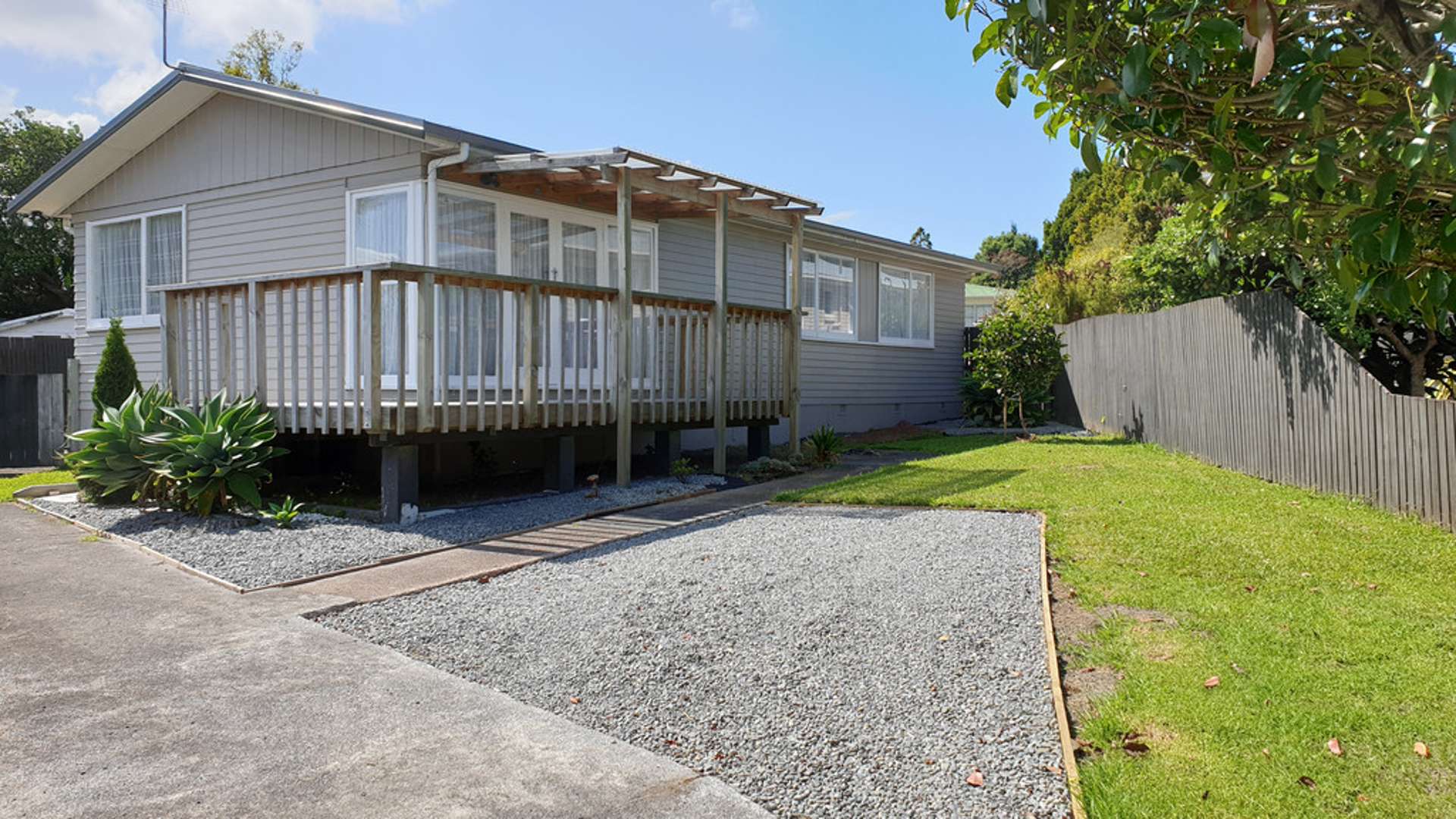 8 Orchid Place Te Atatu South_0