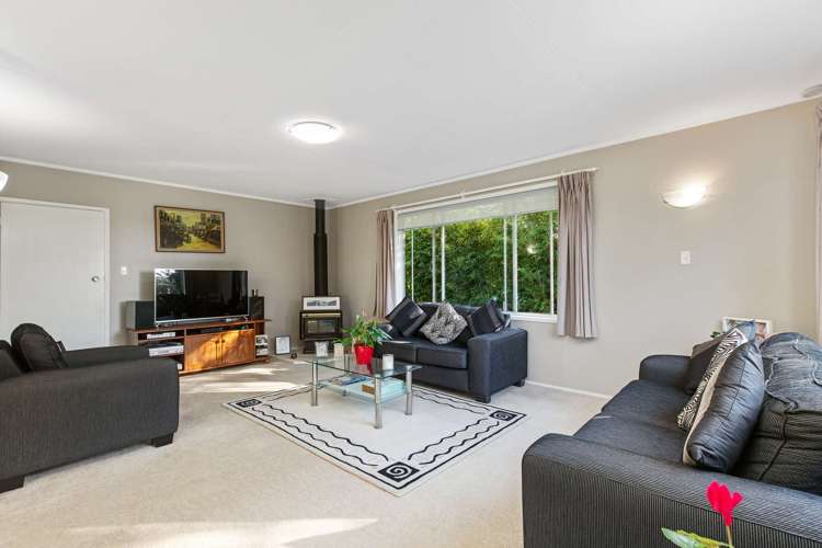 203 Woodlands Park Road Titirangi_11
