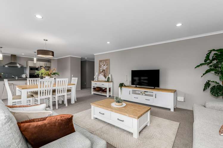 64 Sunstone Crescent Brown Owl_6