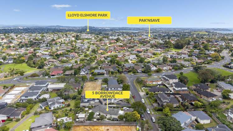 5 Borrowdace Avenue Botany Downs_31