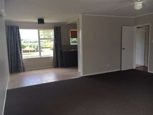 5 Okataina Street Pakuranga Heights_2