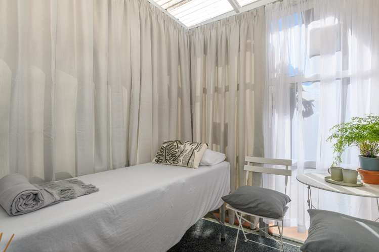 24 Warwick Place Brookfield_16