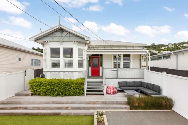 Timeless Charm, Effortless Living in Lyall Bay