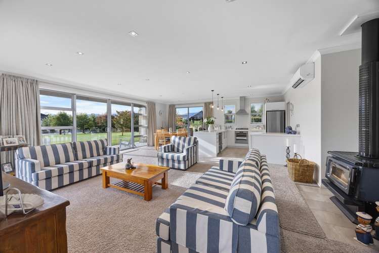 8 Hidden Hills Drive Wanaka_4