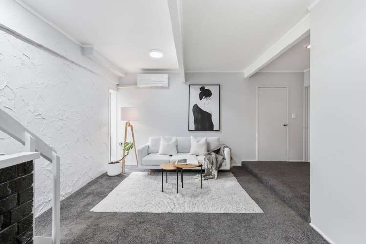 2/12 Mahuta Grove Northcote_12