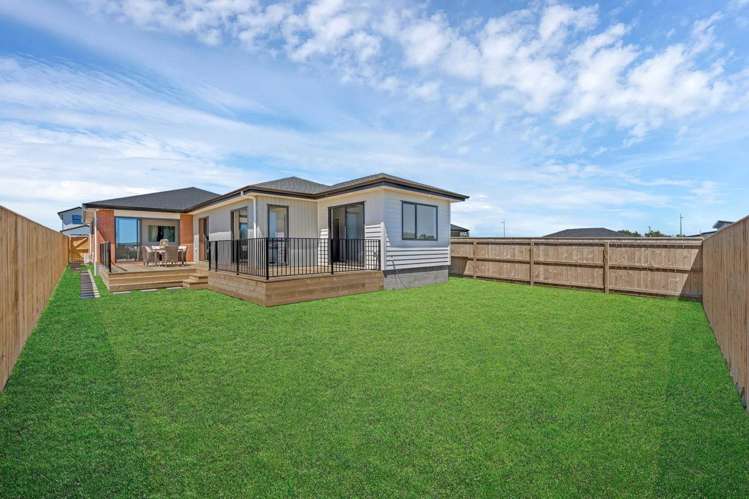 27 Korowhiti Road Clarks Beach_17