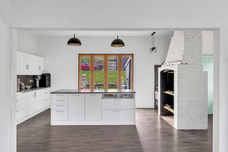 2 School Road Tiniroto_2