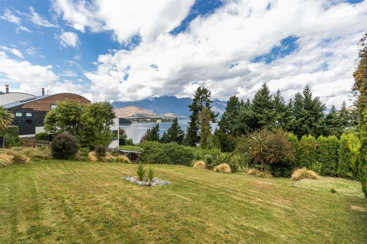 17 Thorn Crescent Fernhill/Sunshine Bay_15