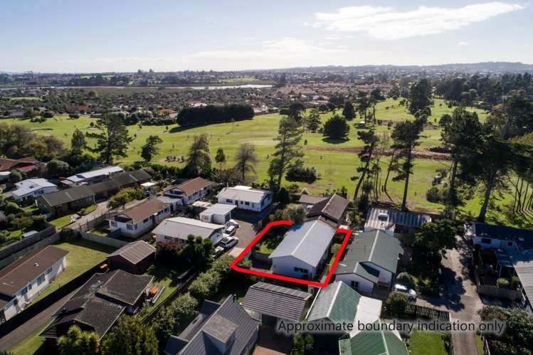 1/139 Carnoustie Drive Wattle Downs_6