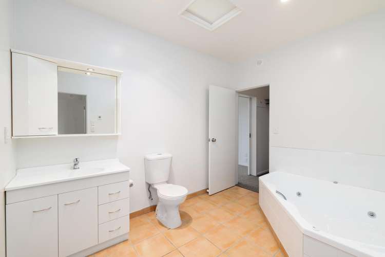 6 Thackers Quay Woolston_9