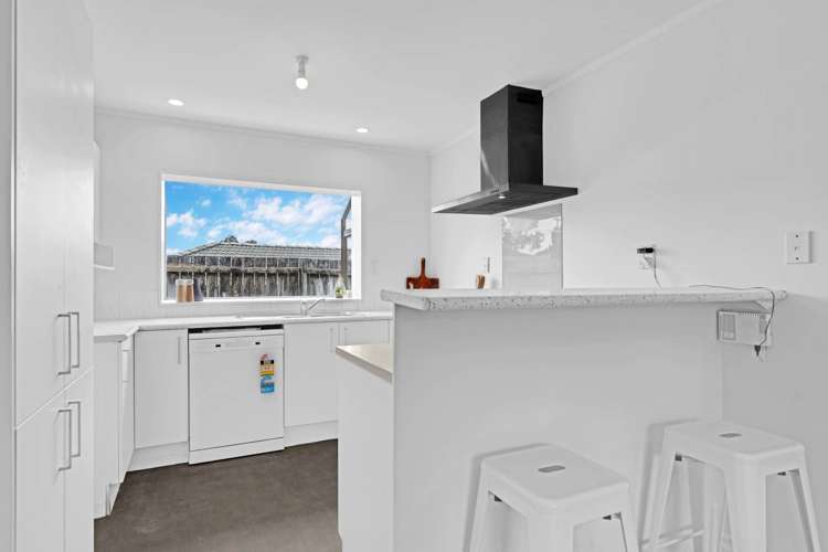 5 Evergreen Rise New Lynn_17