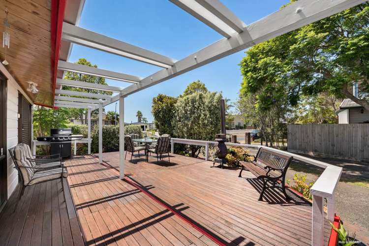 16 Sunningdale Street Wattle Downs_8