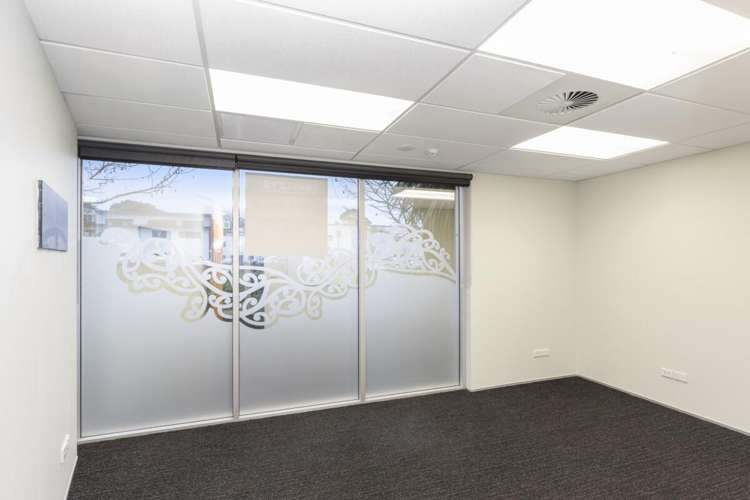 Unit 7, 9 Sir Gil Simpson Drive Burnside_15