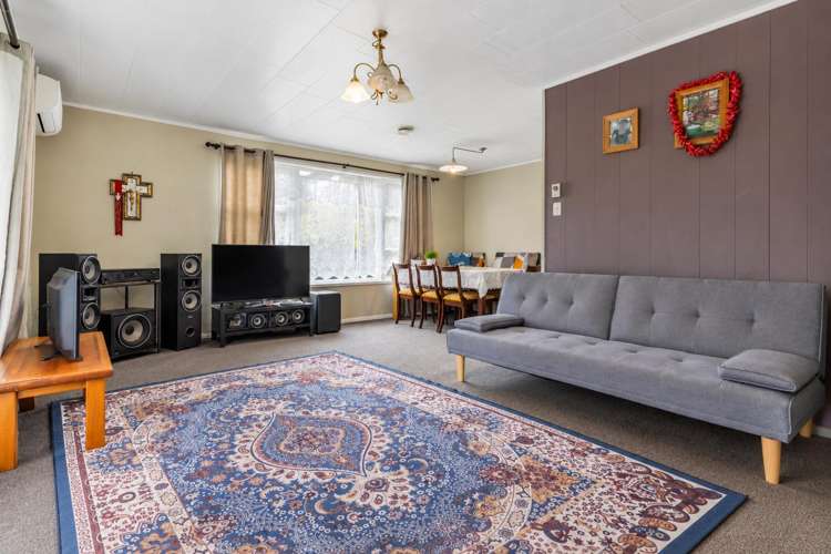 15 Craigbank Avenue New Lynn_1
