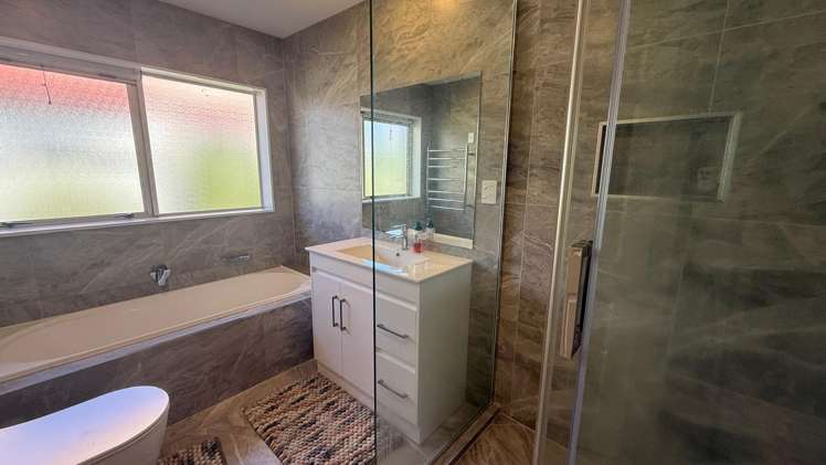 186 Botany Rd Botany Downs_16